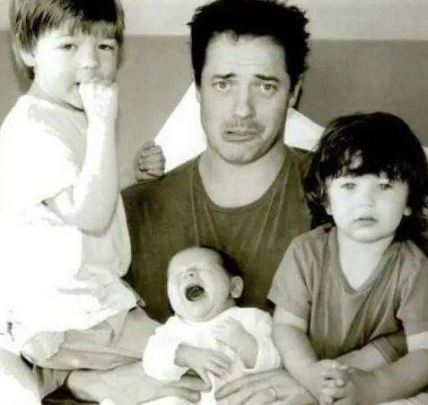 Leland Francis Fraser with his father Brenden Fraser and siblings